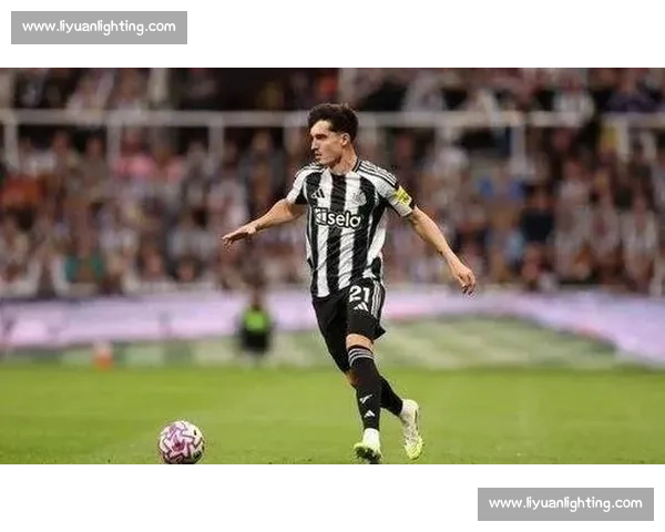 纽卡欲用波普换曼城新星特拉福德，利兹联伺机截胡