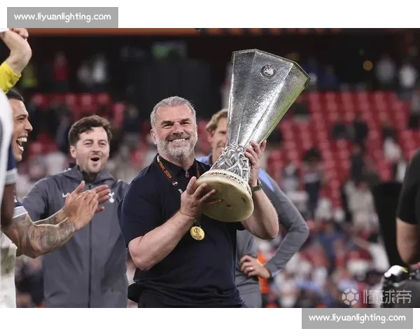 草地双姝泪洒赛场：斯瓦泰克冠军荒延续，伊埃拉突破背后的中国情