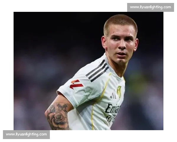 德米凯利斯神预言成真！马斯坦托诺 6320 万欧加盟皇马，17 岁天才开启伯纳乌之旅