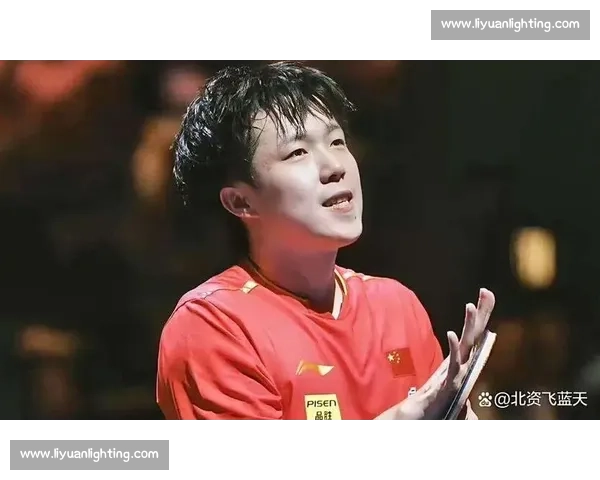 王楚钦笑对互动丢分！1-0 呼喊点燃胜负欲，国乒顶流上演反差萌